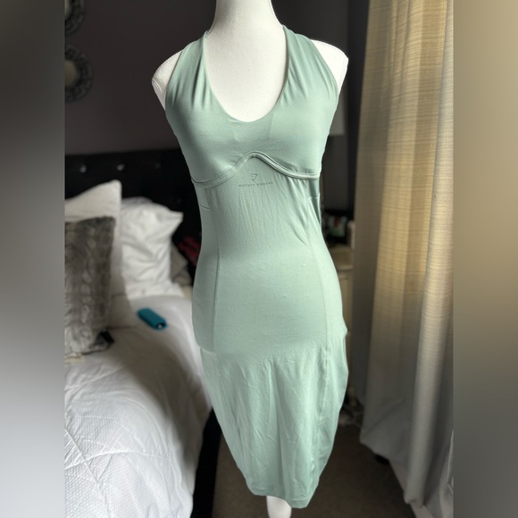 Gymshark Whitney Dress -Leaf Green - Picture 3 of 5